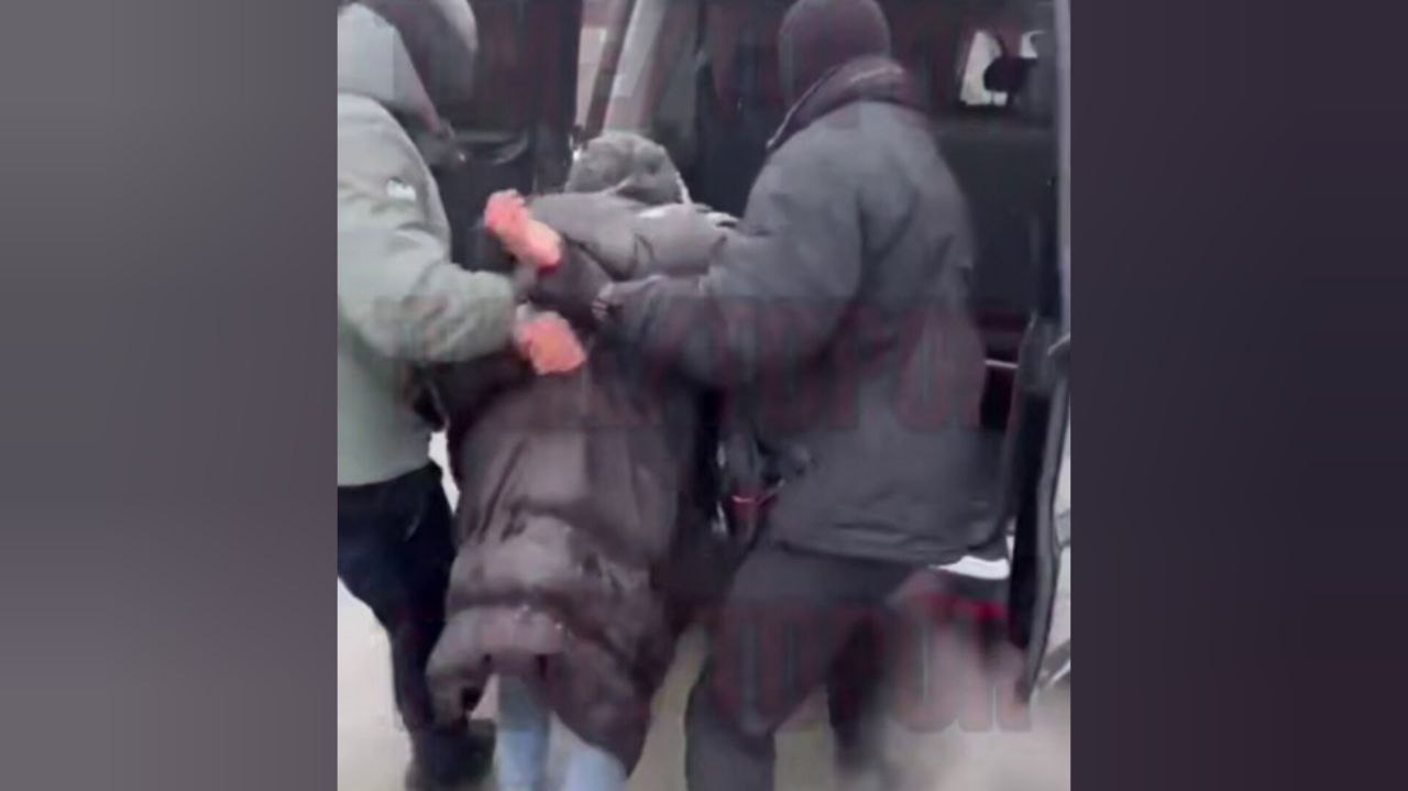 В Саратове задержали мигранта, вымогавшего деньги у предпринимателей