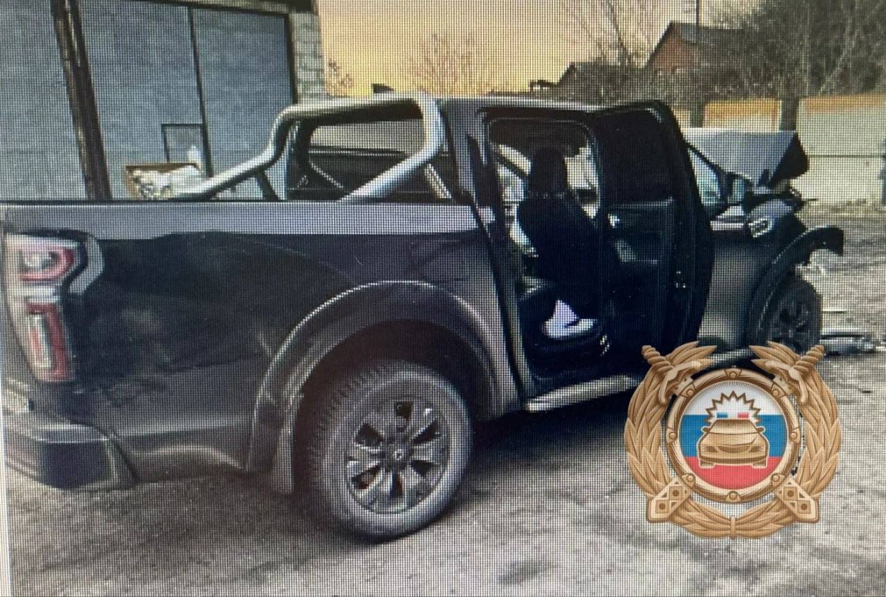 Пьяный водитель пикапа насмерть сбил саратовца и сбежал