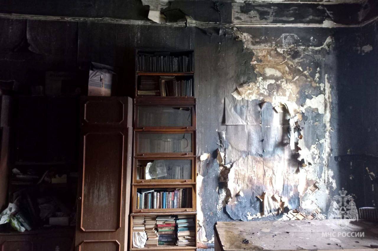 В Саратове за сутки горели три квартиры и две машины