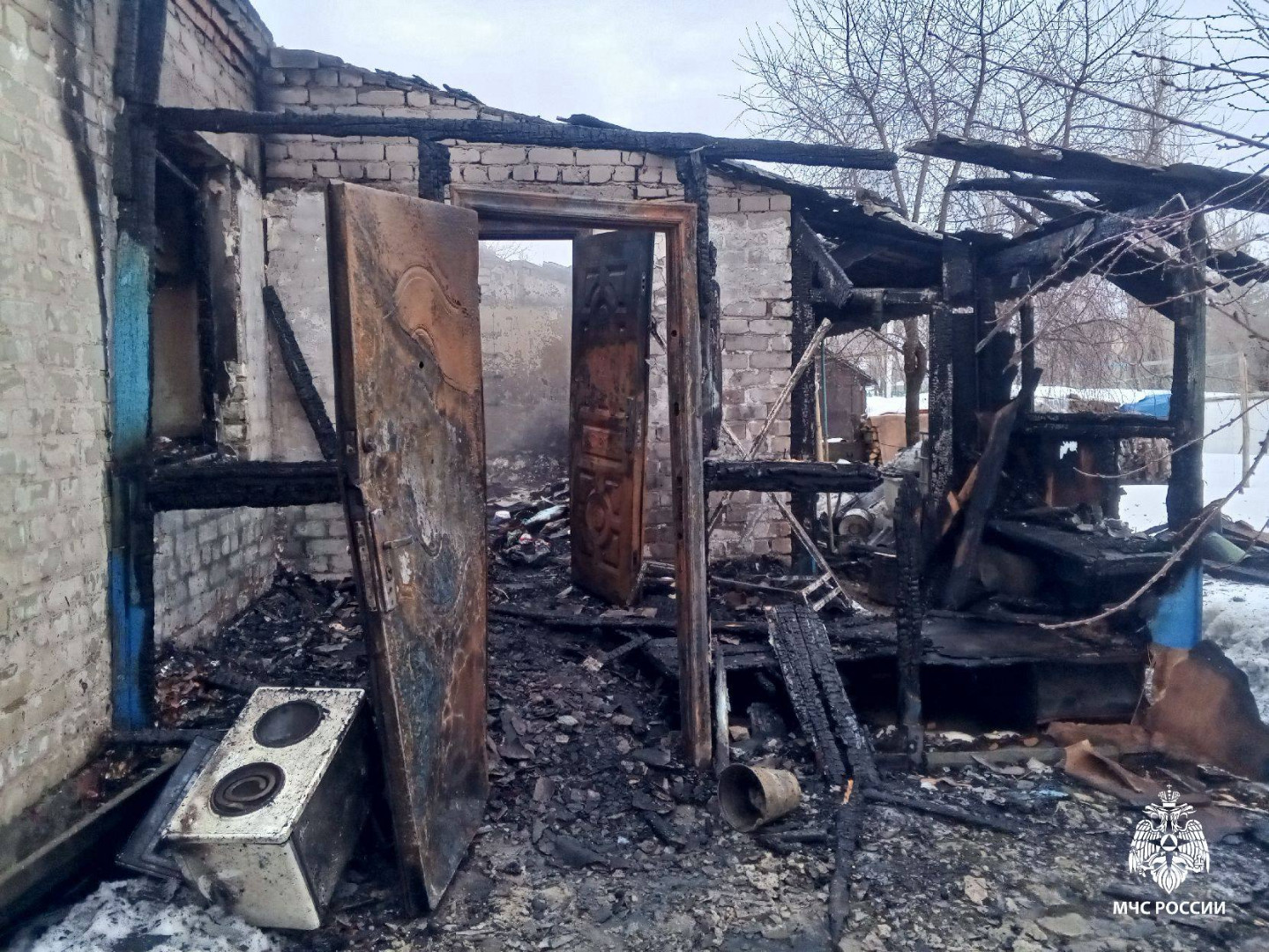 Пожилой саратовец обгорел на пожаре, пытаясь спасти ценные вещи