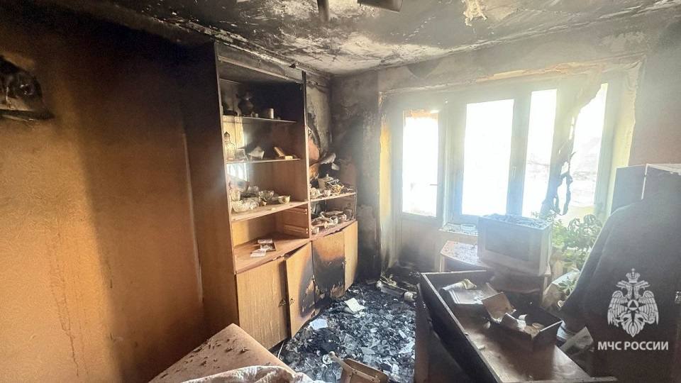 В Балакове в Рождественский сочельник полыхала квартира в пятиэтажке