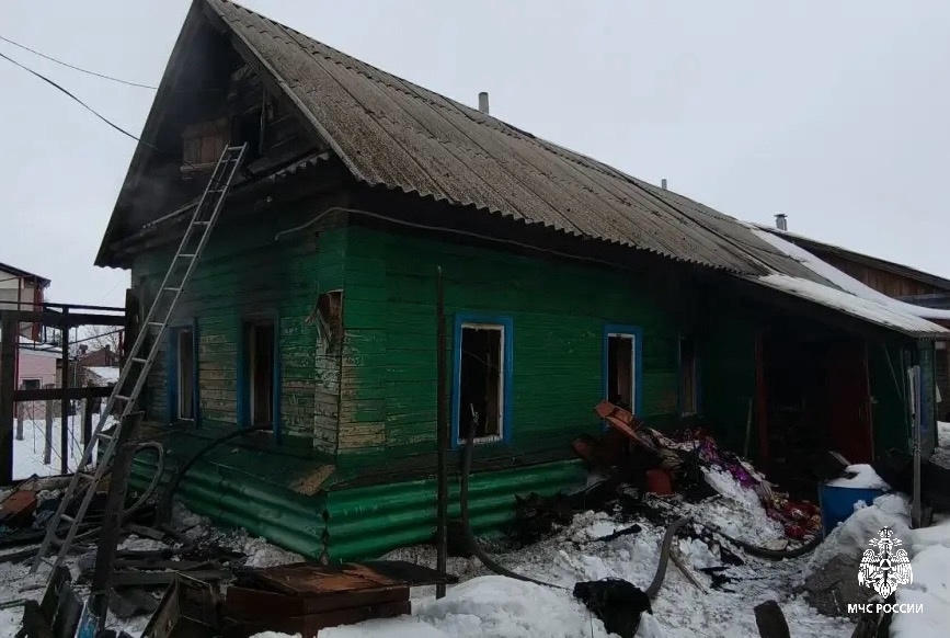 В Хвалынске на пожаре в деревянном доме погиб 69-летний мужчина