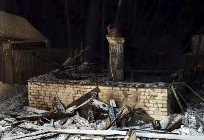 На пожаре в саратовском селе погибла 66-летняя курильщица