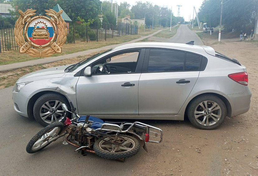 В Саратовской области сосед передал юноше мопед и получил штраф