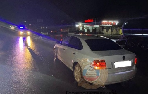 Водитель иномарки насмерть сбил мужчину в Саратове на Песчано-Уметской