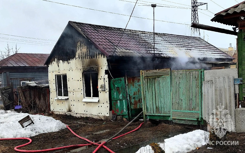 Пожилой мужчина погиб на пожаре в Саратовской области Пожилой мужчина погиб на пожаре в Саратовской области