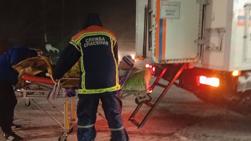 Под Саратовом спасли водителя и пациентов попавшей в снежный занос скорой помощи Под Саратовом спасли водителя и пациентов попавшей в снежный занос скорой помощи