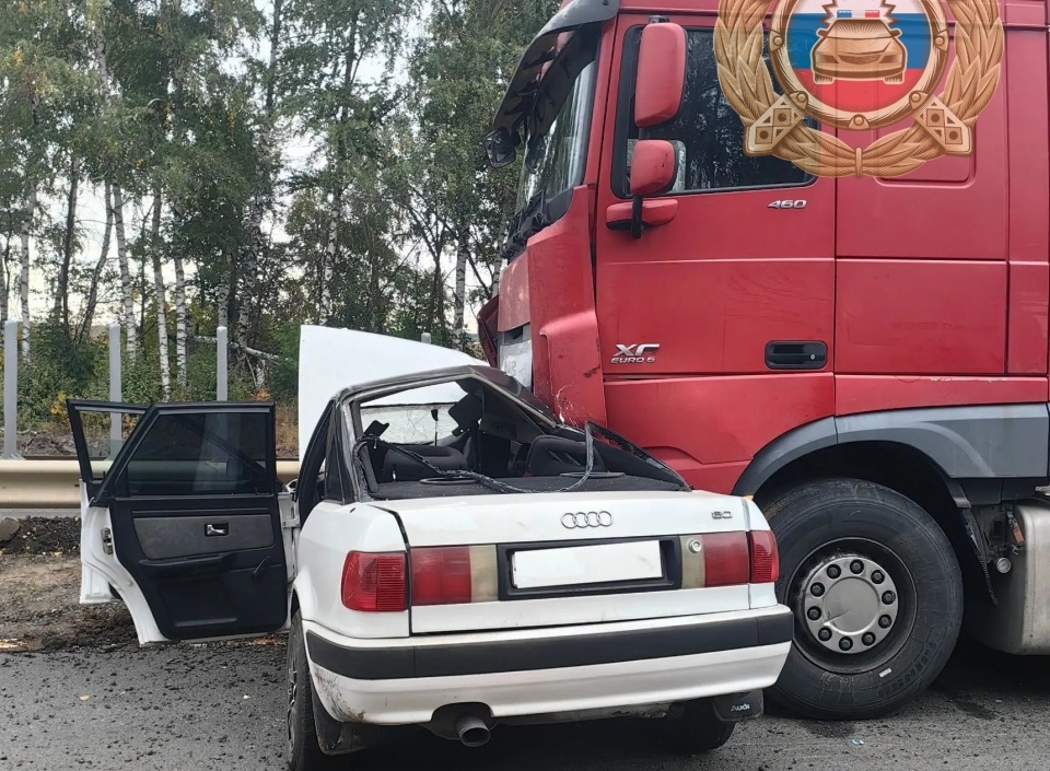 Водитель Audi пострадал в ДТП с двумя фурами на саратовской трассе Водитель Audi пострадал в ДТП с двумя фурами на саратовской трассе