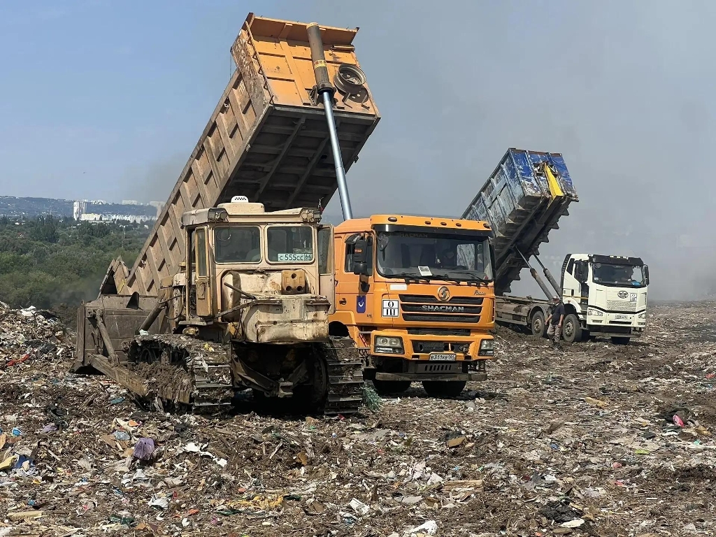 На мусорном полигоне в Энгельсе потушили открытый огонь На мусорном полигоне в Энгельсе потушили открытый огонь