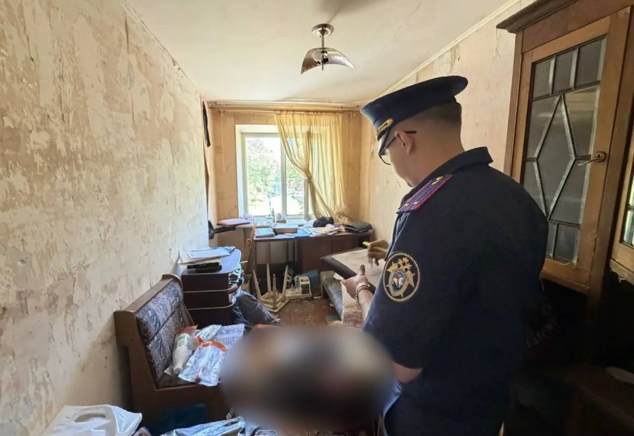 Саратовец зарезал приятеля в квартире на Чернышевского Саратовец зарезал приятеля в квартире на Чернышевского