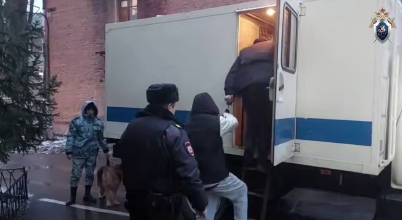 В общежитии 18-летний саратовец зарезал соседа и сбежал