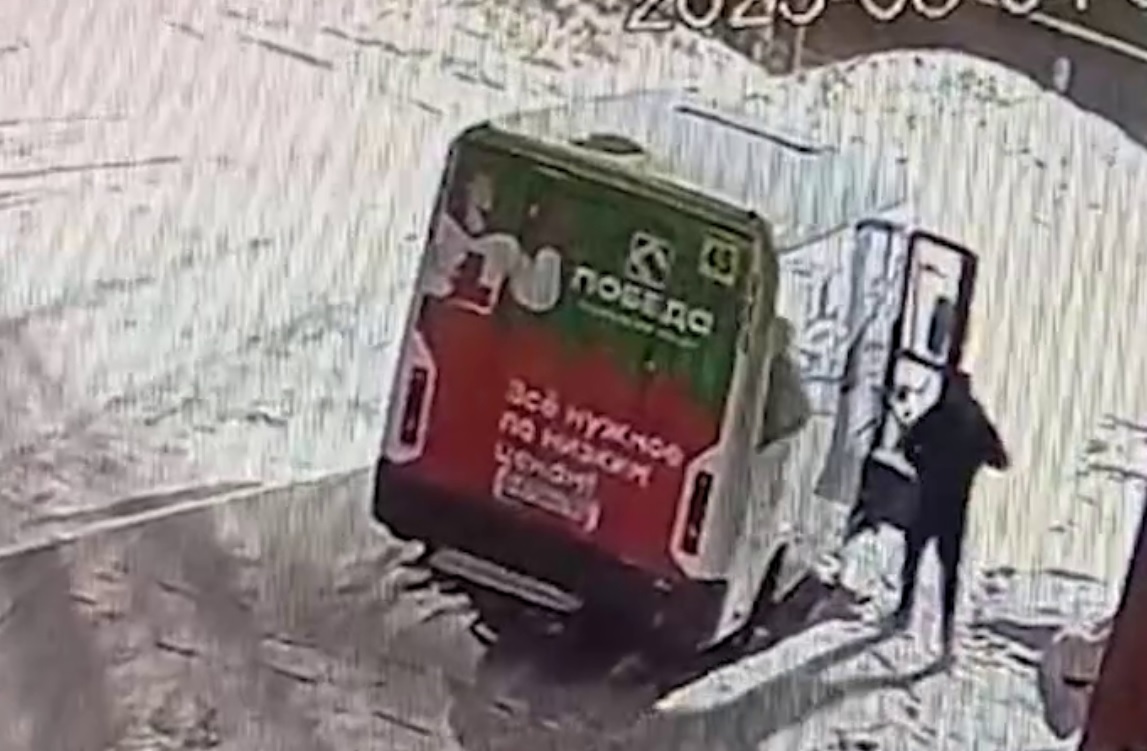 Саратовец проник в депо и похитил выручку из восьми маршруток