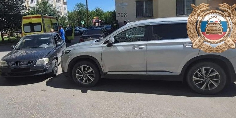 В столкновении двух Hyundai на Огородной пострадал 8-летний мальчик В столкновении двух Hyundai на Огородной пострадал 8-летний мальчик