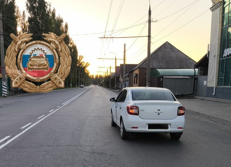 Шестилетний мальчик и мужчина попали под колёса авто в Саратовской области