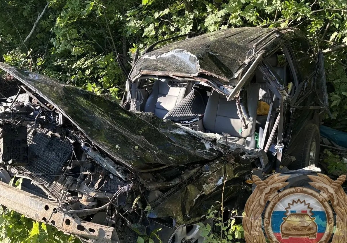 Ранним утром на саратовской трассе опрокинулся Land Cruiser: водитель погиб Ранним утром на саратовской трассе опрокинулся Land Cruiser: водитель погиб