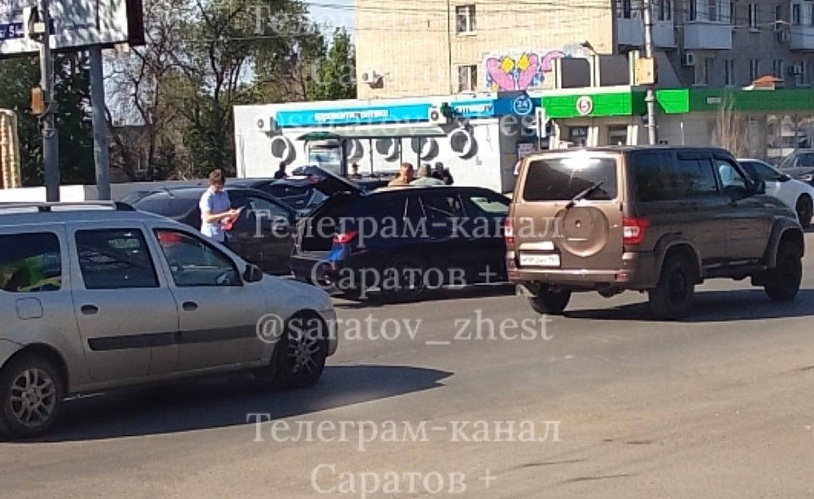 Утром в Саратове сбили пенсионерку на улице Чернышевского Утром в Саратове сбили пенсионерку на улице Чернышевского